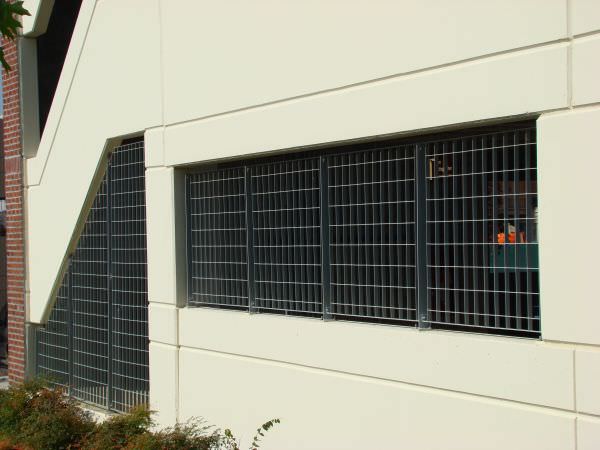 GALVANIZED STEEL GRILLE