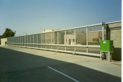 V-WHEEL ROLLER GATE