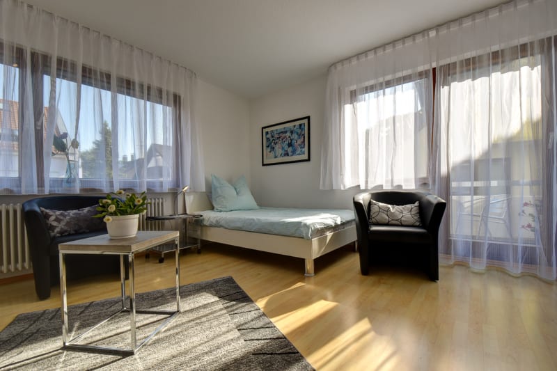 COMPACT LIVING 1
