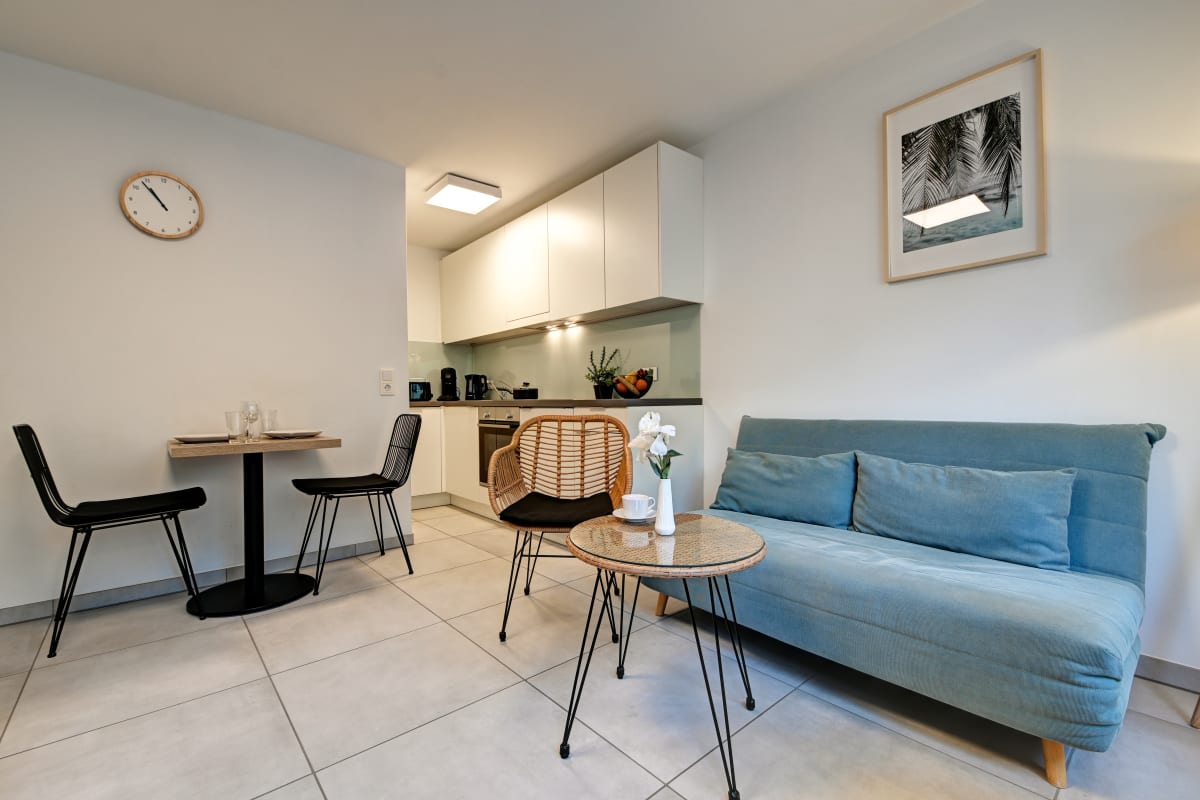 MODERN STYLE