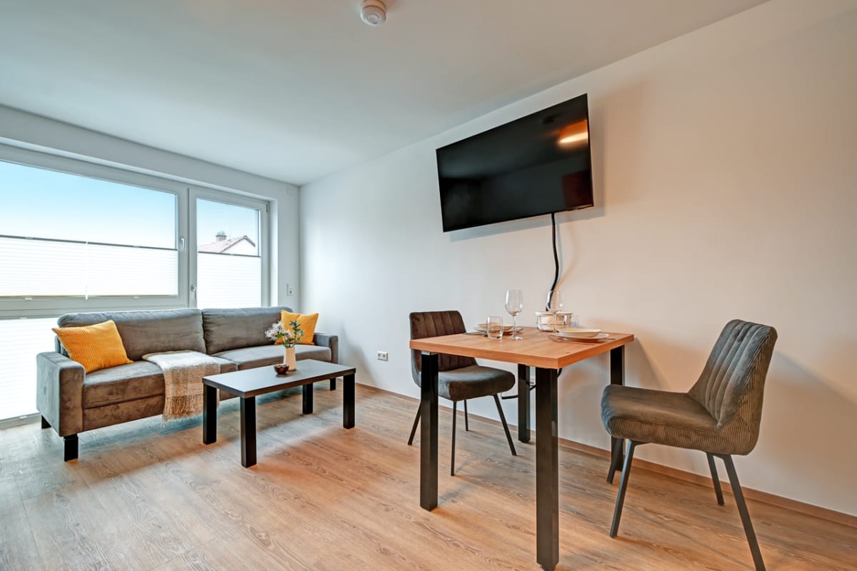 MODERN LIVING