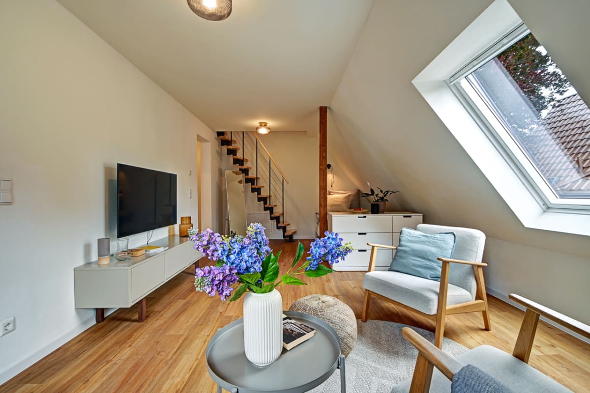 MODERN LIVING