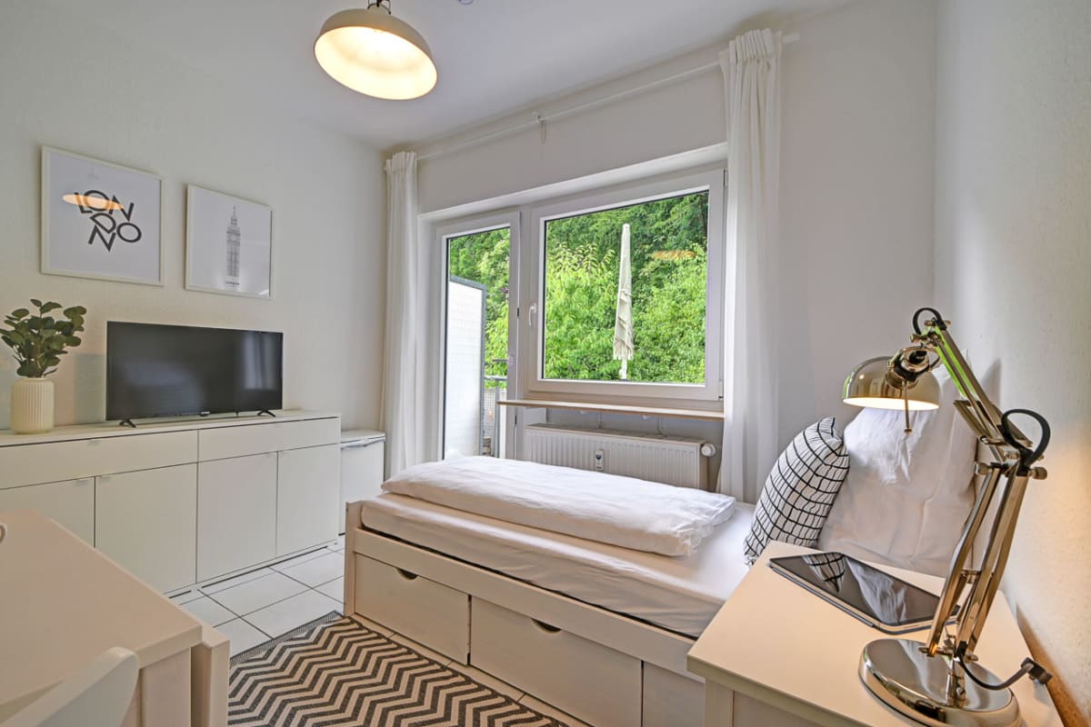 COZY LIVING 1