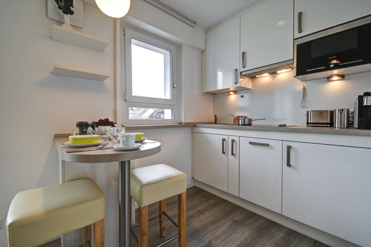 MODERN LIVING 7