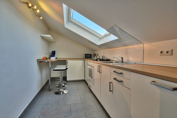 Voll ausgestattete Dachgeschosswohnung in Kornwestheim – Foto 5