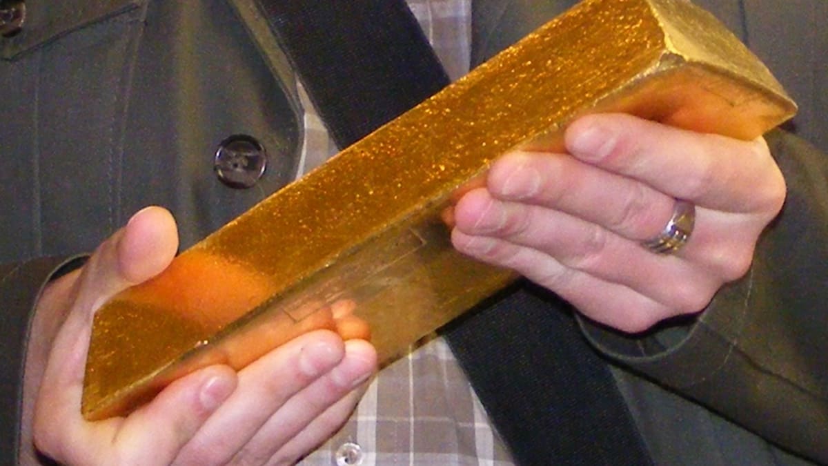Gold loses momentum as the initial reaction to softer US PCE inflation fades - FXStreet