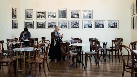 Három Holló Kávéház: ahol a kávé a kultúra