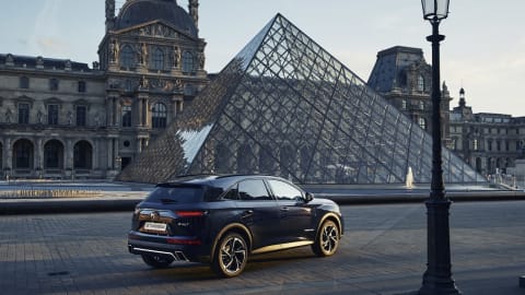 Művészet és merészség – DS 7 CROSSBACK LOUVRE limitált széria