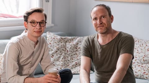 Hoztam kávét – Schönberger Ádámmal