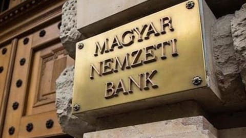 Három és fél milliárd forint közpénz műalkotásokra