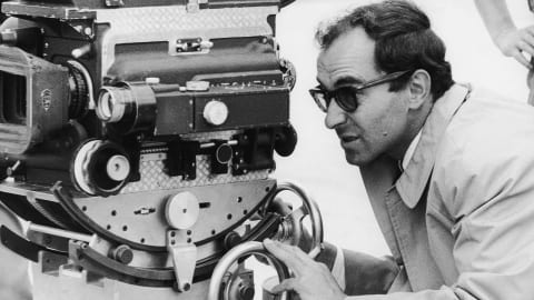 Több mint háromszázezer euróért kelt el Jean-Luc Godard kézírásos forgatókönyve