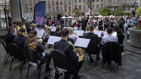 „A művészet öröm”