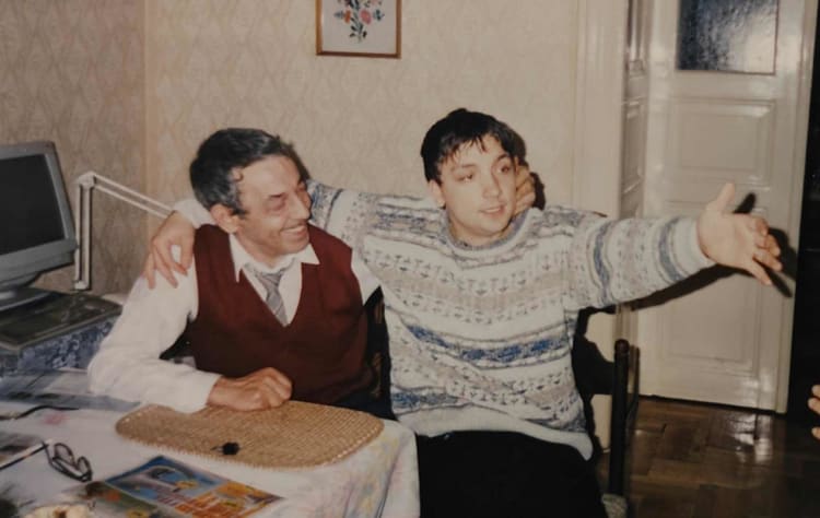 Átlag otthoni jókedv és élménybeszámoló, amikor még friss volt (forrás: a szerző családi archívuma)