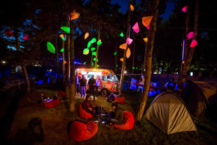 Dóra Emese installációja a Sziget Fesztiválon (fotó: Mudra László Rockstar Photographers)