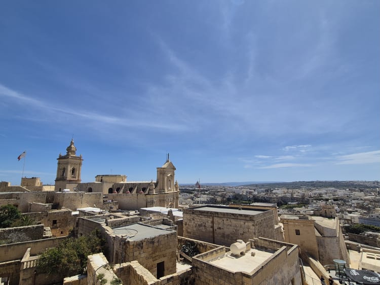Kilátás a Citadelláról Gozóra