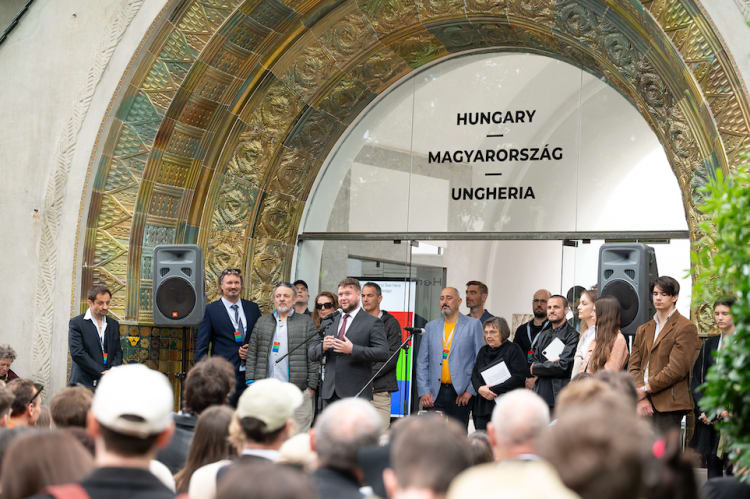 A Magyar Pavilon megnyitója 2025. május 8-án (fotó/forrás: Szabó Zsófia / Ludwig Múzeum)