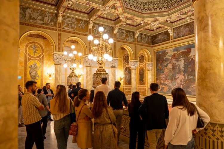 Épületséta a 2024-es Műtárgyak Éjszakája Fesztiválon a Pesti Vigadóban