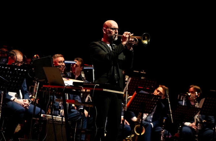 Fekete-Kovács Kornél és a Modern Art Orchestra (forrás: Modern Art Orchestra)