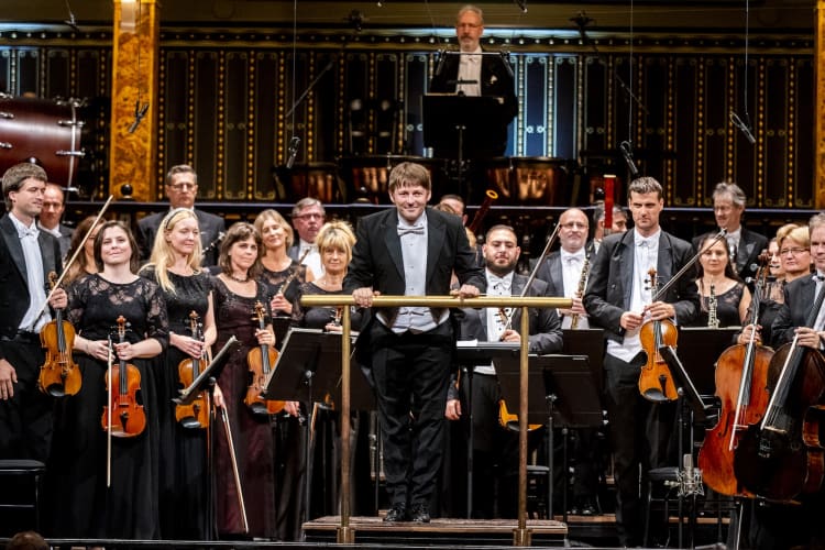 Káli Gábor és a MÁV Szimfonikus Zenekar (fotó: Steirer Máté)