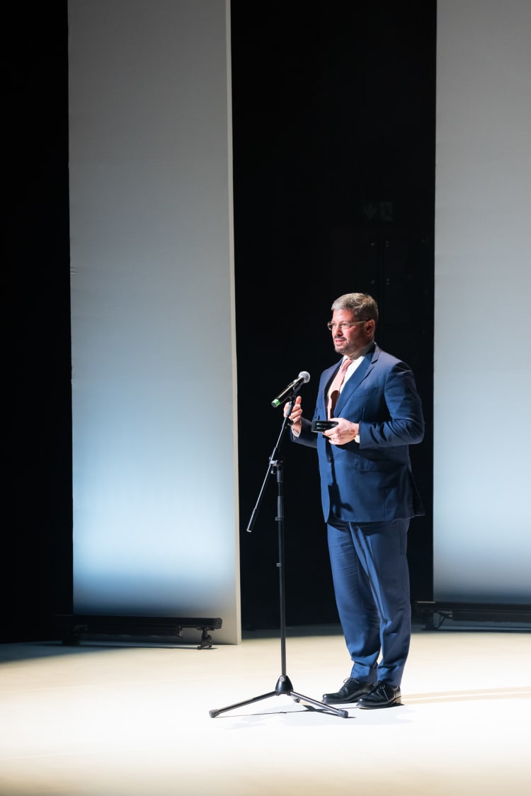 Noah Steinberg a 2025-ös Art is Business díjátadón (fotó: Mohai Balázs)