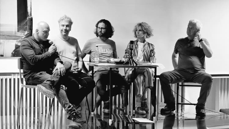 Péterfy Gergely, Derdák András, Gauder Milán, Oltai Kata és Vágvölgyi B. András a kerekasztal-beszélgetésen (fotó: Kóka János)