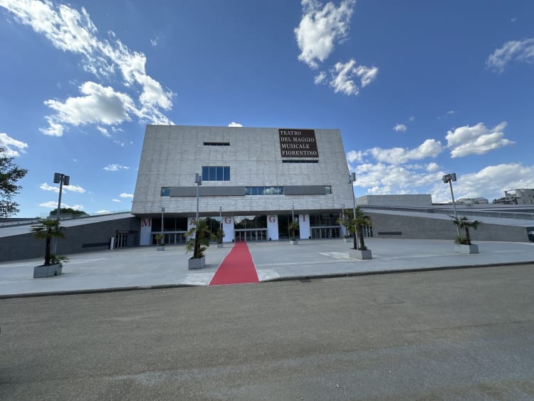 A Teatro del Maggio Musicale Fiorentino épülete (forrás: Wikimedia Commons)