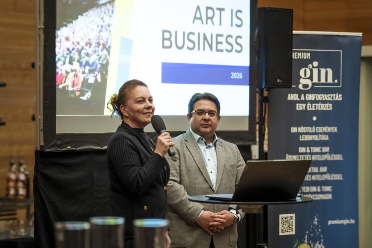 A vendégeket a Zeneakadémia kancellárja, Gáspár Emese Rita és az intézmény rektora, dr. Farkas Gábor zongoraművész köszöntötte