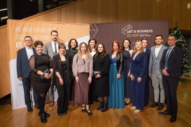 Renfer Péter és a Nordonn csapata a 2025-ös Art is Business díjátadón (fotó: Mohai Balázs)