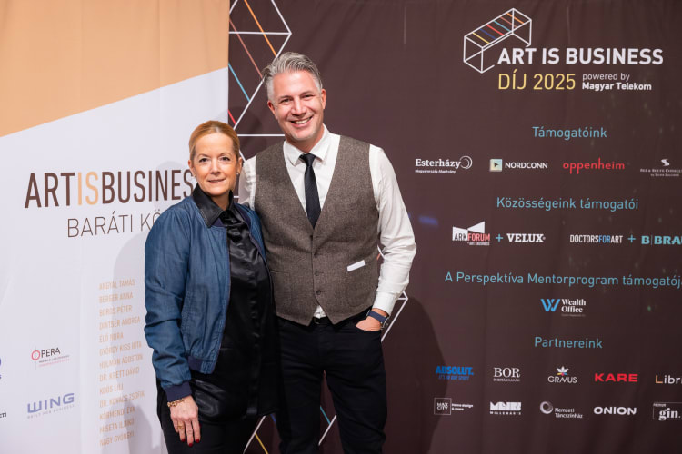 Pócs Zsuzsannával, a cég marketingigazgatójával az Art is Business Díjátadón (fotó: Mohai Balázs)