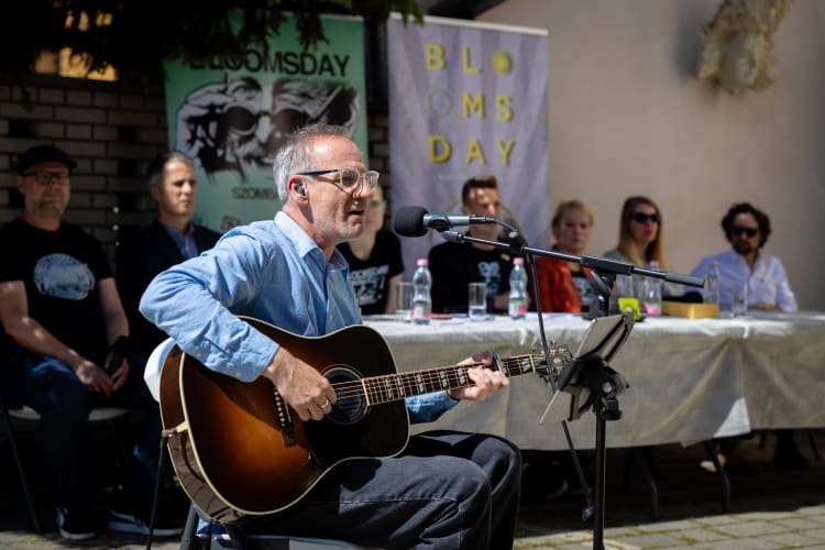Bujtás Ervin énekes, dalszerző a 2026-os Bloomsday sajtótájékoztatóján (fotó: Bonyhádi Zoltán)