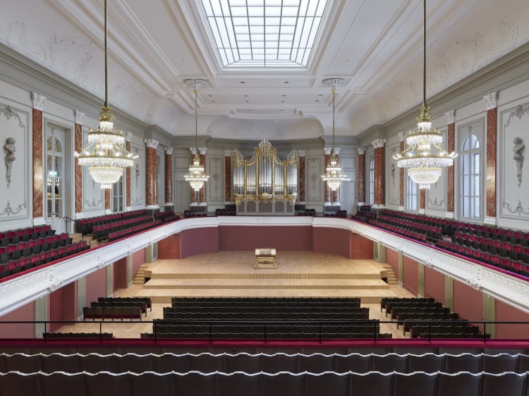 A Stadtcasino Basel koncertterme (fotó: Roman Weyeneth, forrás: Stadtcasino Basel)