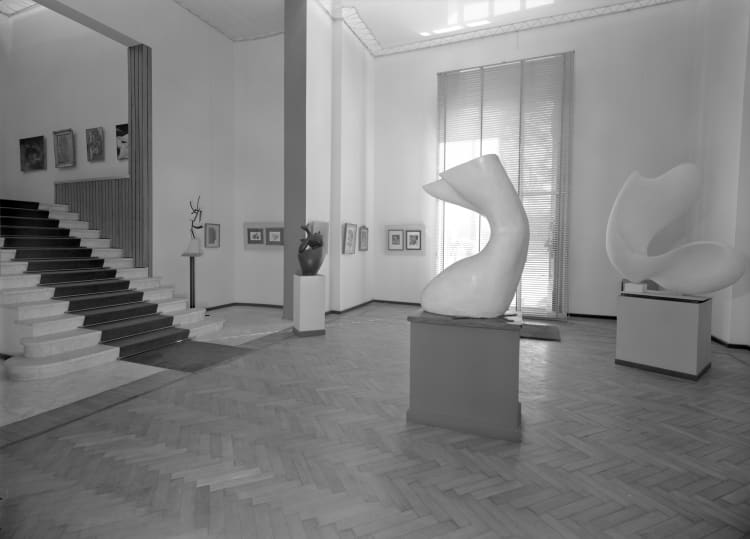 A Galleria Nazionale d’Arte Moderna 1968-as kiállításának enteriőrje. A kiállítás kurátora: Giorgio De Marchis (fotó: a Galleria Nazionale d’Arte Moderna jóvoltából)