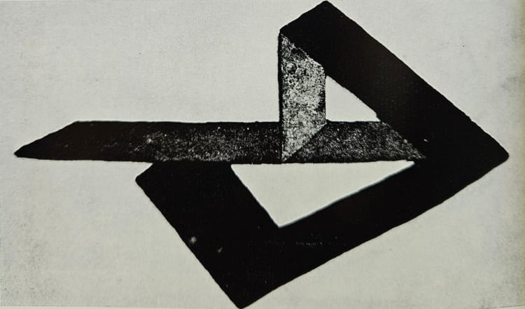 Péri László: Térkonstrukció 18., 1922, beton relief, 53 × 88 × 2 cm (a fotó forrása Passuth Krisztins Magyar művészek az európai avantgarde-ban. A kubizmustól a konstruktivizmusig. 1919-1925 (Corvina, 1975) című könyve, az alkotás jelenleg a Szépművészeti Múzeum 1800 utáni Nemzetközi Gyűjteményében található)