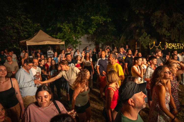 Fesztiválozók 2025-ben, Szigetmonostoron (fotó: Béres József)