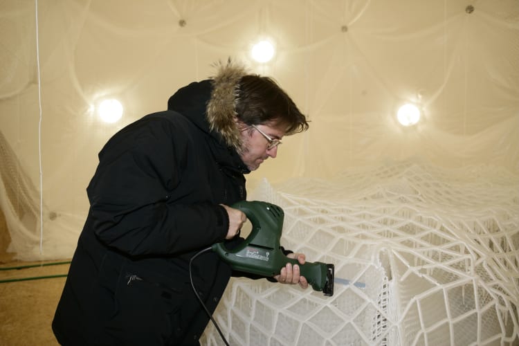 Olafur Eliasson munkában (fotó: BMW)