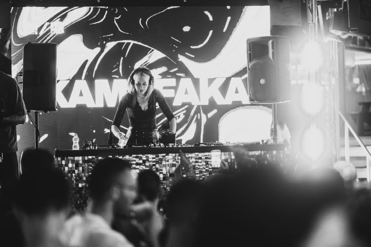 kamafaka dj-zik a The Set Next Door sorozat fellépőjeként (fotó: Hódossy Attila)