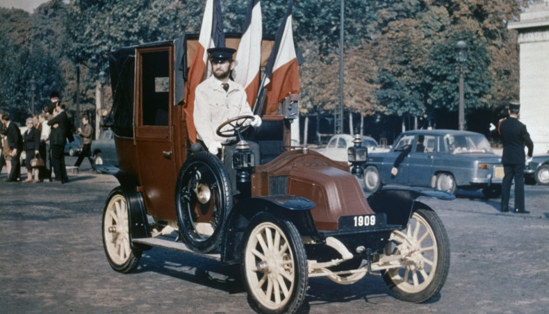gif Renault Type AG Taxi Paris 1907