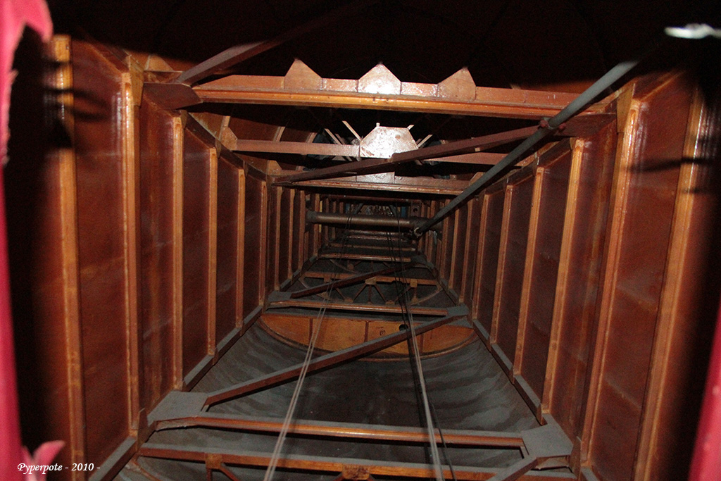 intérieur de l'empennage d'un Caudron C.635 Simoun