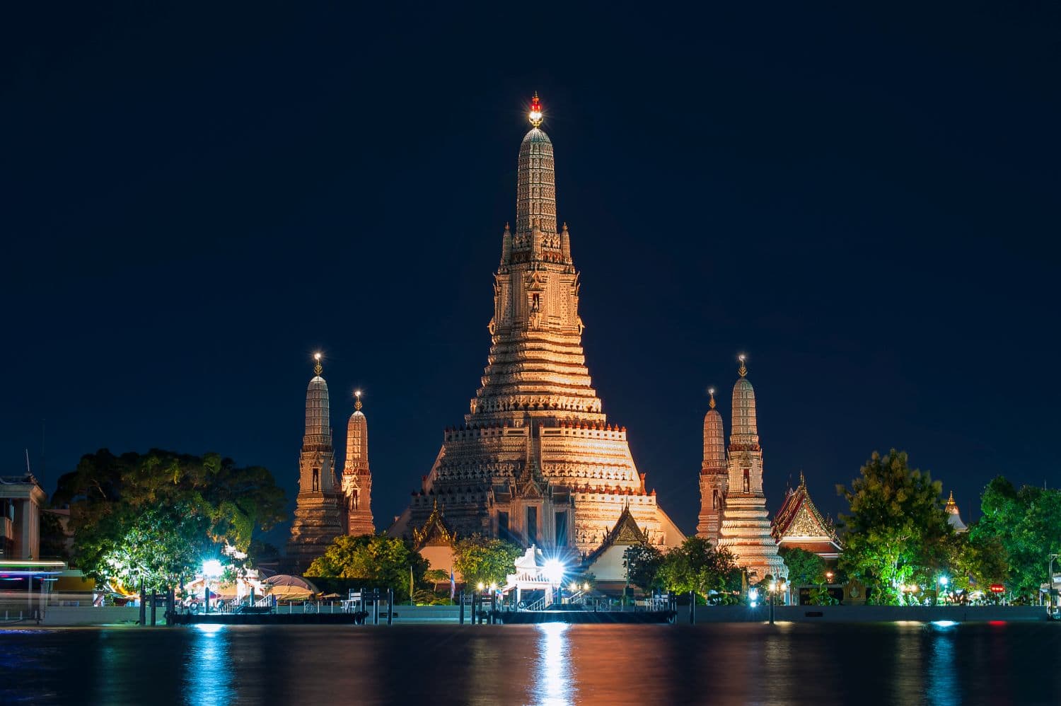 Wat Arun (Temple of Dawn) Wat Arun (Temple of Dawn)