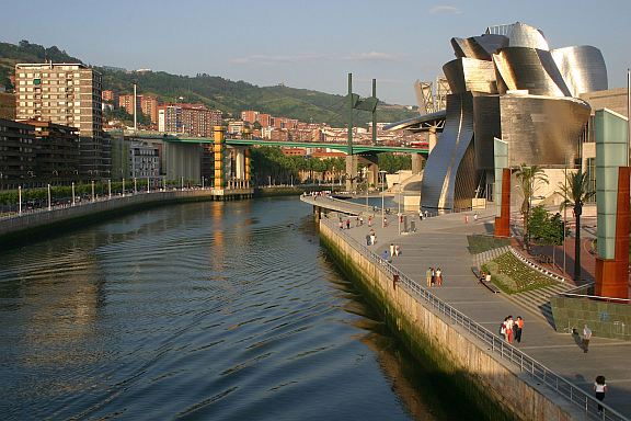 Bilbao (Spain): Two organisations raise funds to regenerate declining port districts