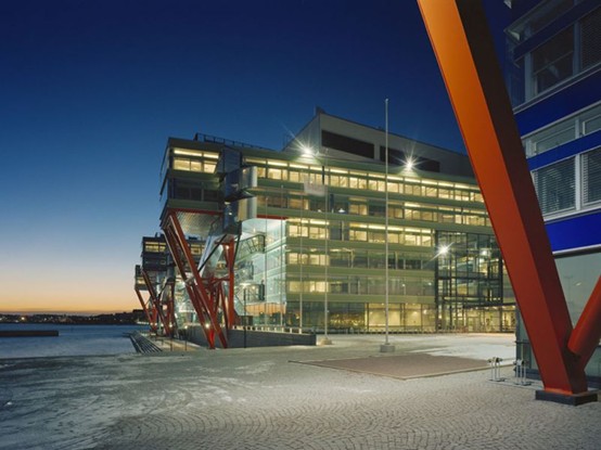 Helsinki (Finland): an architectural blend of the historic and the high-tech