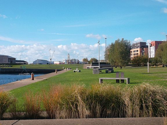 Le Havre (France): the “river garden”, a haven of peace opposite the active port