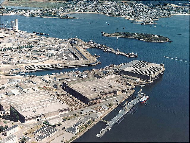 Lorient (France): A submarine base redeveloped as a sailing cluster