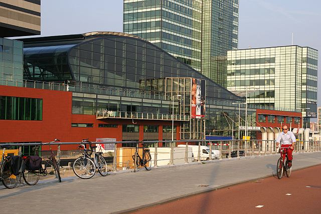 Amsterdam (Netherlands): Opting for a multi-use terminal