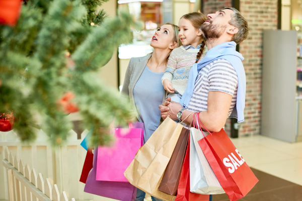 Merry and Bright: How to Handle Your Child’s Behavior On Holiday Outings