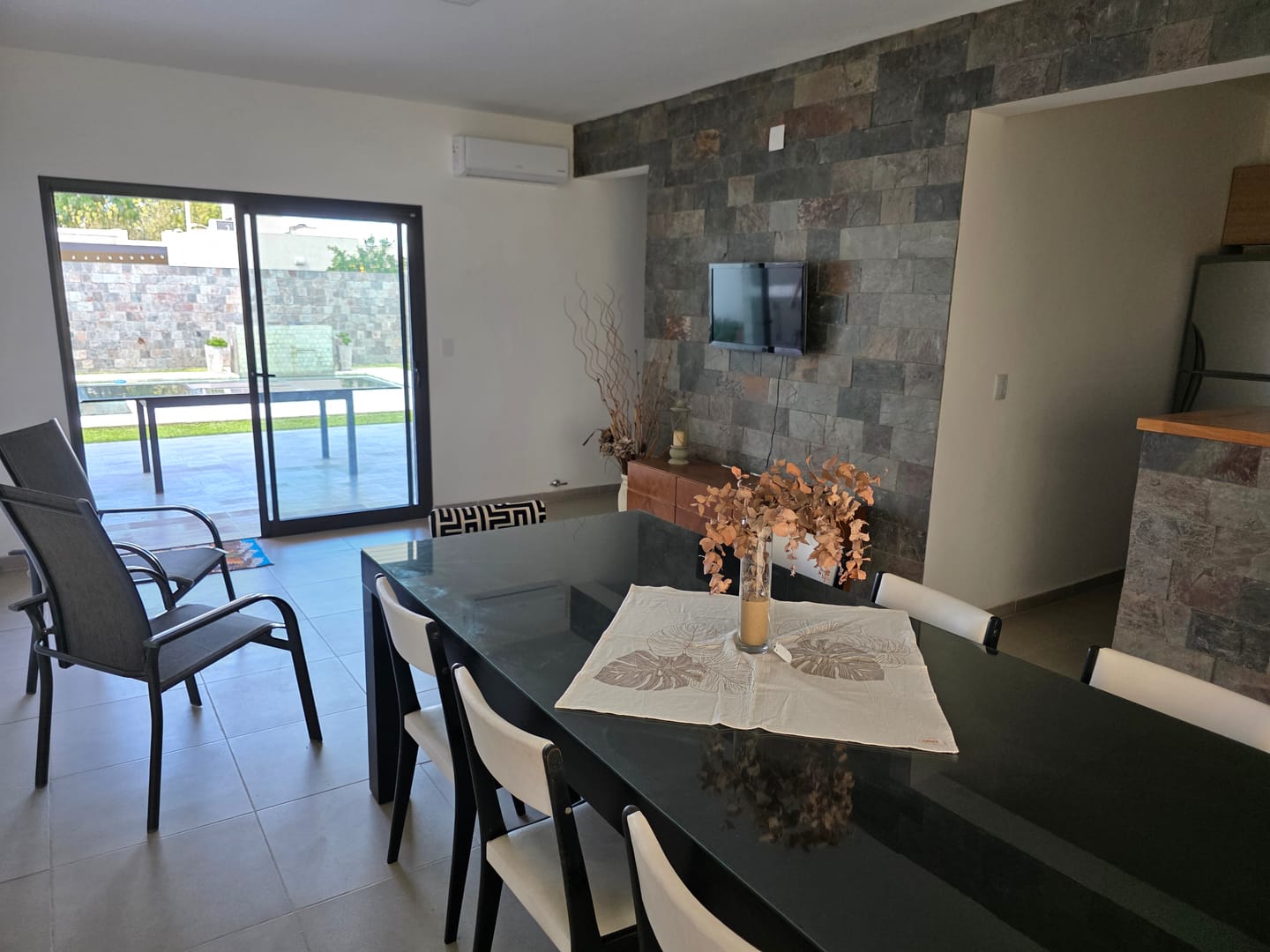 Vendo Casa 2 dormitorios con pileta Barrio Senderos de Savio foto 13