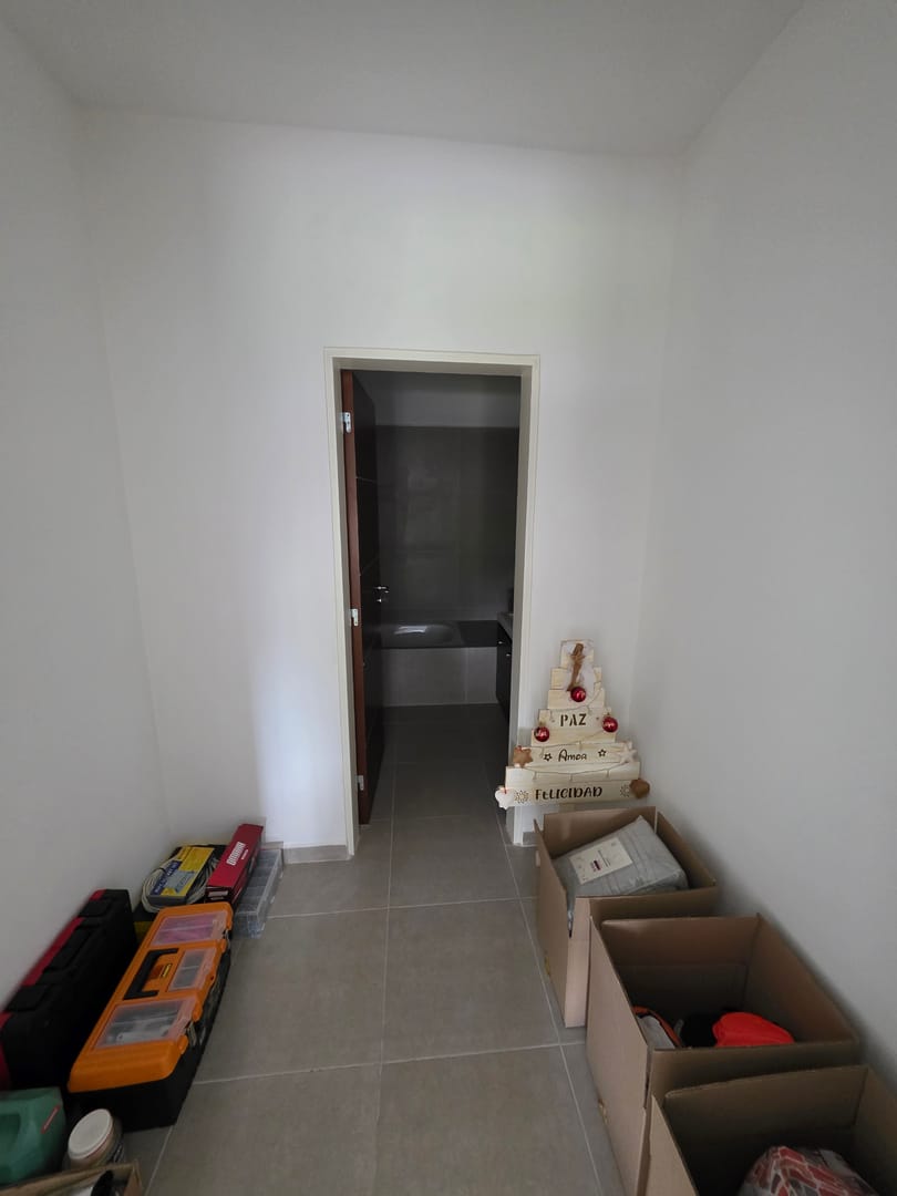 Vendo Casa 2 dormitorios con pileta Barrio Senderos de Savio foto 18