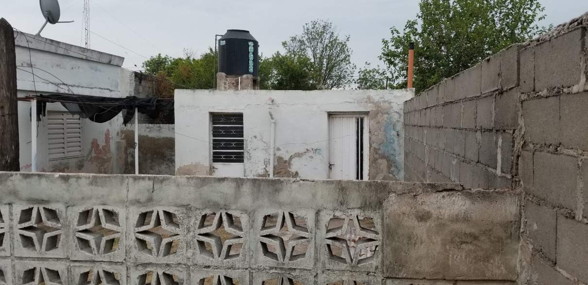 Vendo Casa 2 dormitorios sin cochera mas casa a refaccionar foto 11
