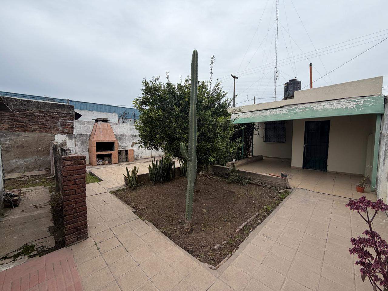 Alquilo Casa 3 dormitorios con patio foto 10