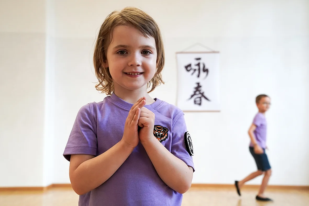 Akademie für WingChun Sifu Kids Begrueßung